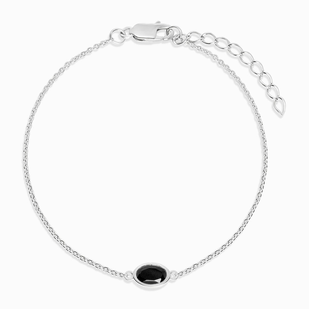 Armband mit dem Geburtsstein „Juli“ Onyx. Silberarmband mit schwarzem Kristall-Onyx.