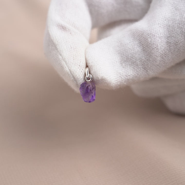  Kleiner Amethyst-Kristallanhänger aus Silber. Kristallanhänger mit violettem Edelstein Amethyst.