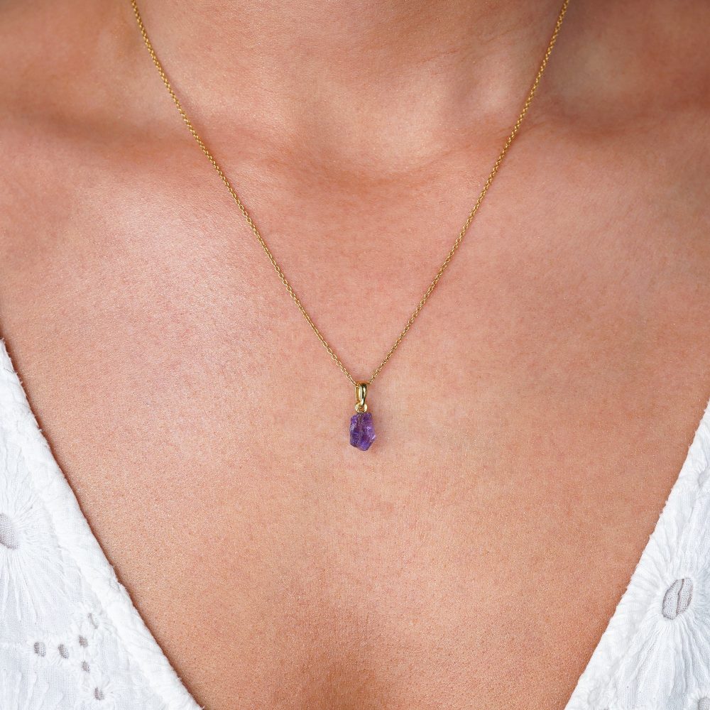  Amethyst-Halskette in Gold. Halskette aus Gold mit einem süßen Edelsteinanhänger aus Amethyst.