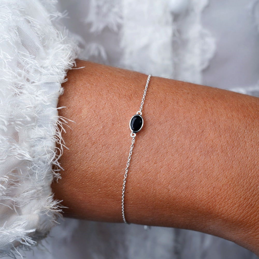 Kristallarmband aus Silber mit Onyx. Armband mit schwarzem Kristall-Onyx.